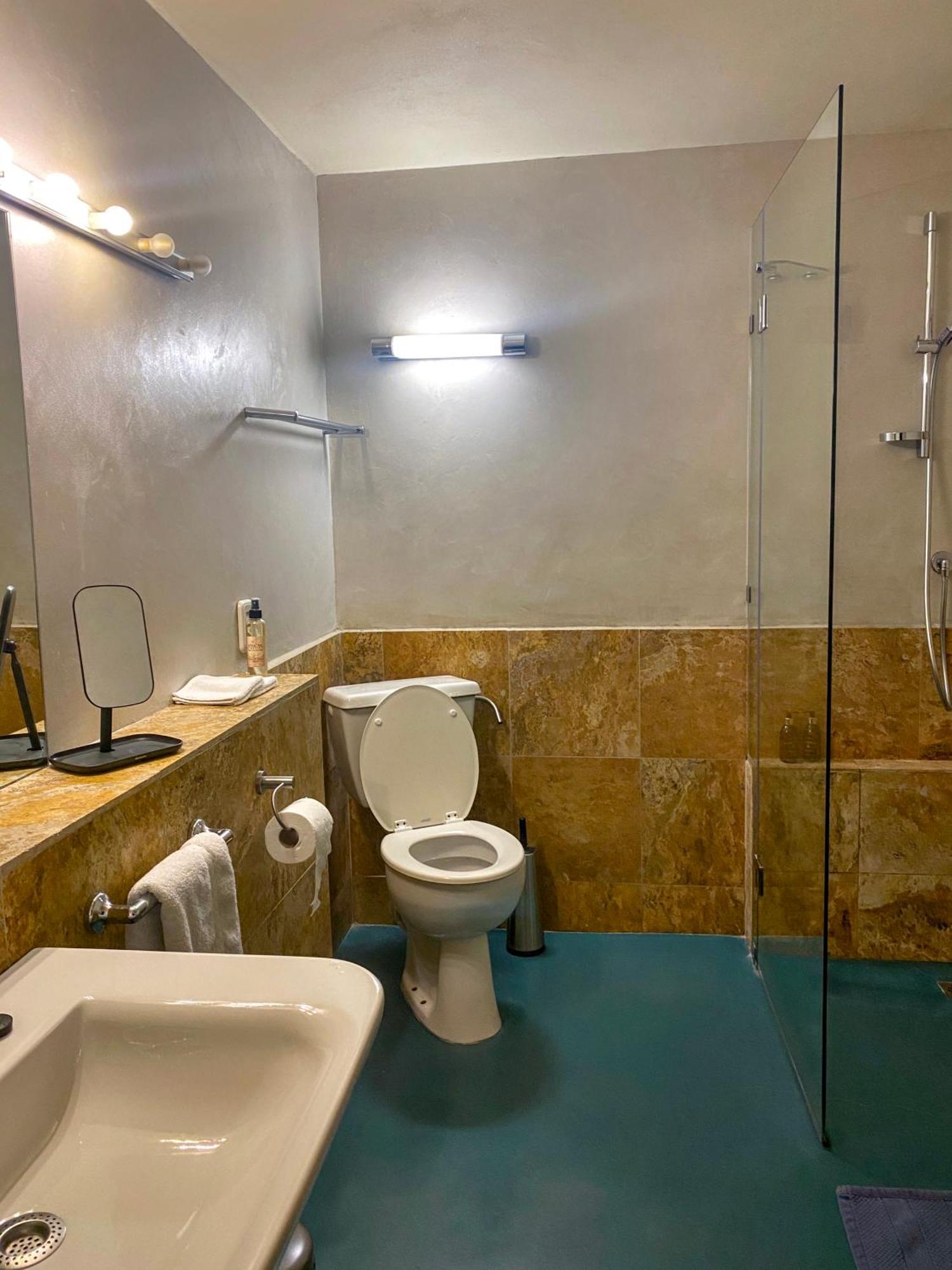 Lezard Bleu Guest House Fokváros Kültér fotó